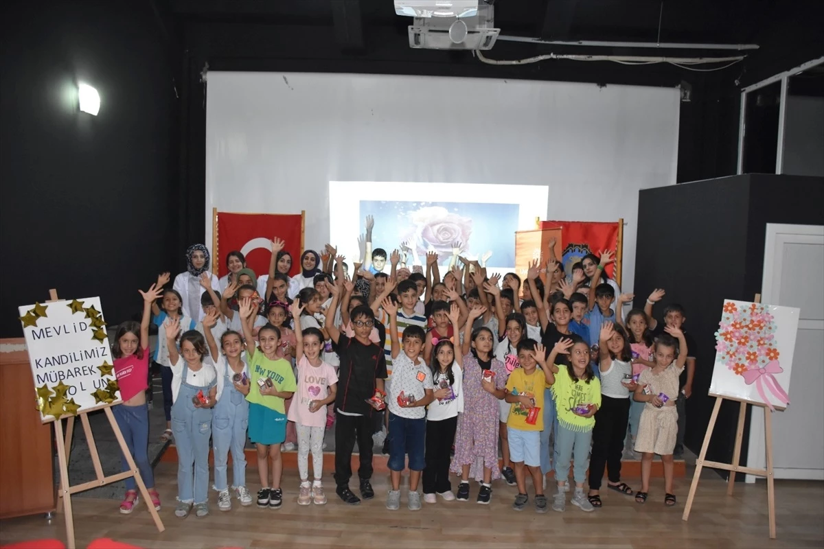 Diyarbakır Büyükşehir Belediyesi Bilgievi Öğrencileri Mevlit Kandili\'ni Kutladı