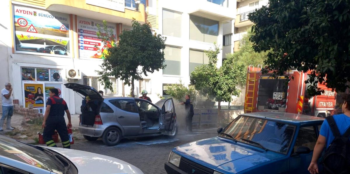 Aydın\'da seyir halindeki otomobilde yangın çıktı