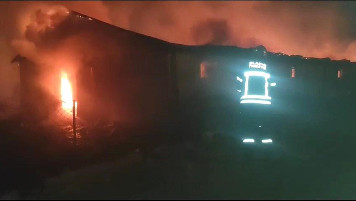 Elazığ\'da Ahırda Çıkan Yangın Söndürüldü