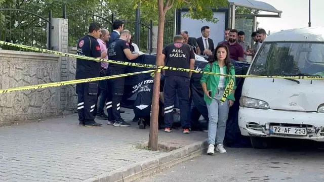 Eski karısının kardeşlerinin saldırısına uğrayan adam, sokak ortasında öldürüldü Eski karısının kardeşlerinin saldırısına uğrayan adam, sokak ortasında öldürüldü