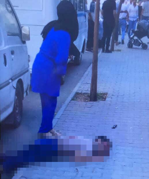 Eski karısının kardeşlerinin saldırısına uğrayan adam, sokak ortasında öldürüldü Eski karısının kardeşlerinin saldırısına uğrayan adam, sokak ortasında öldürüldü