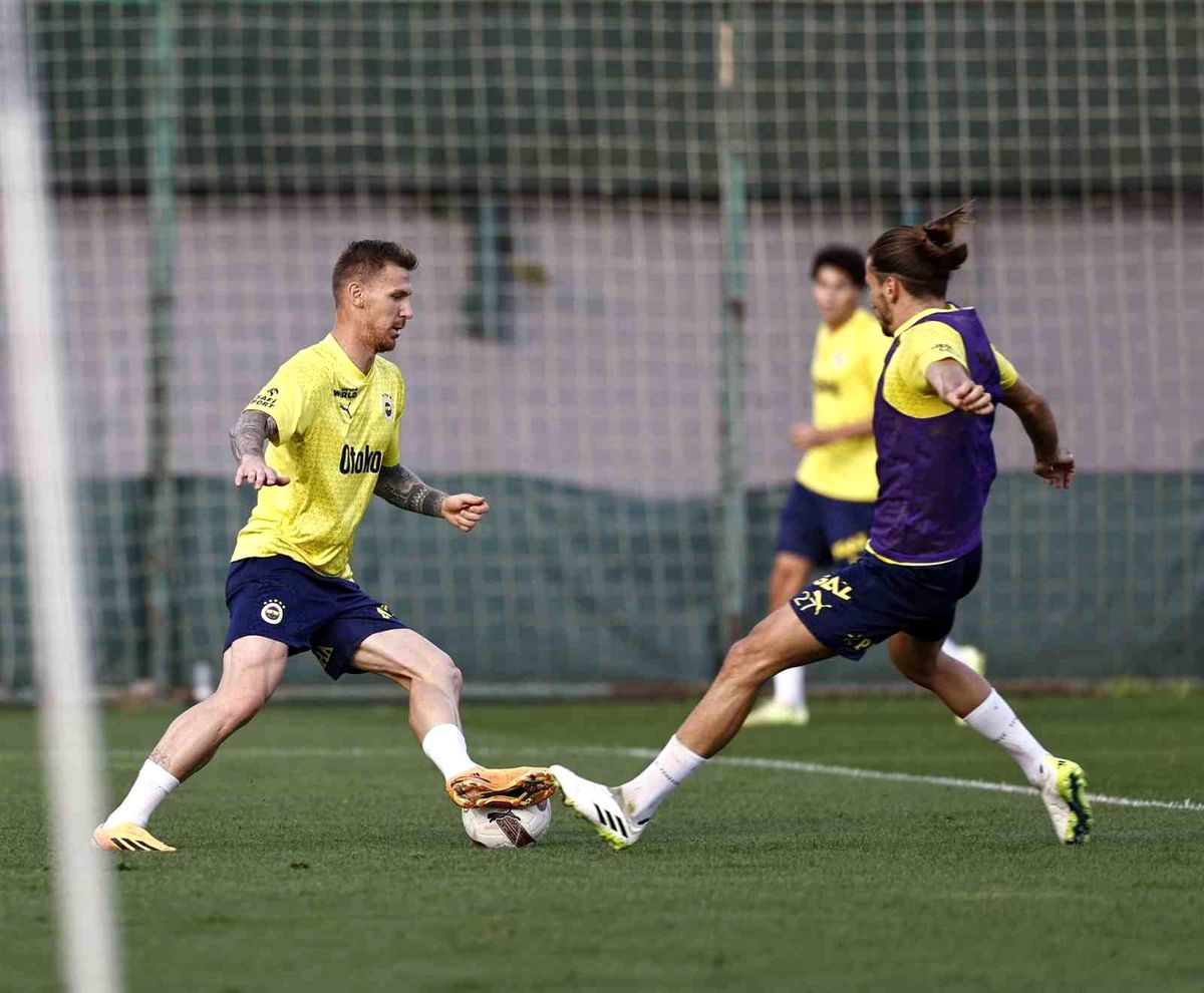 Fenerbahçe, RAMS Başakşehir maçı hazırlıklarını sürdürdü