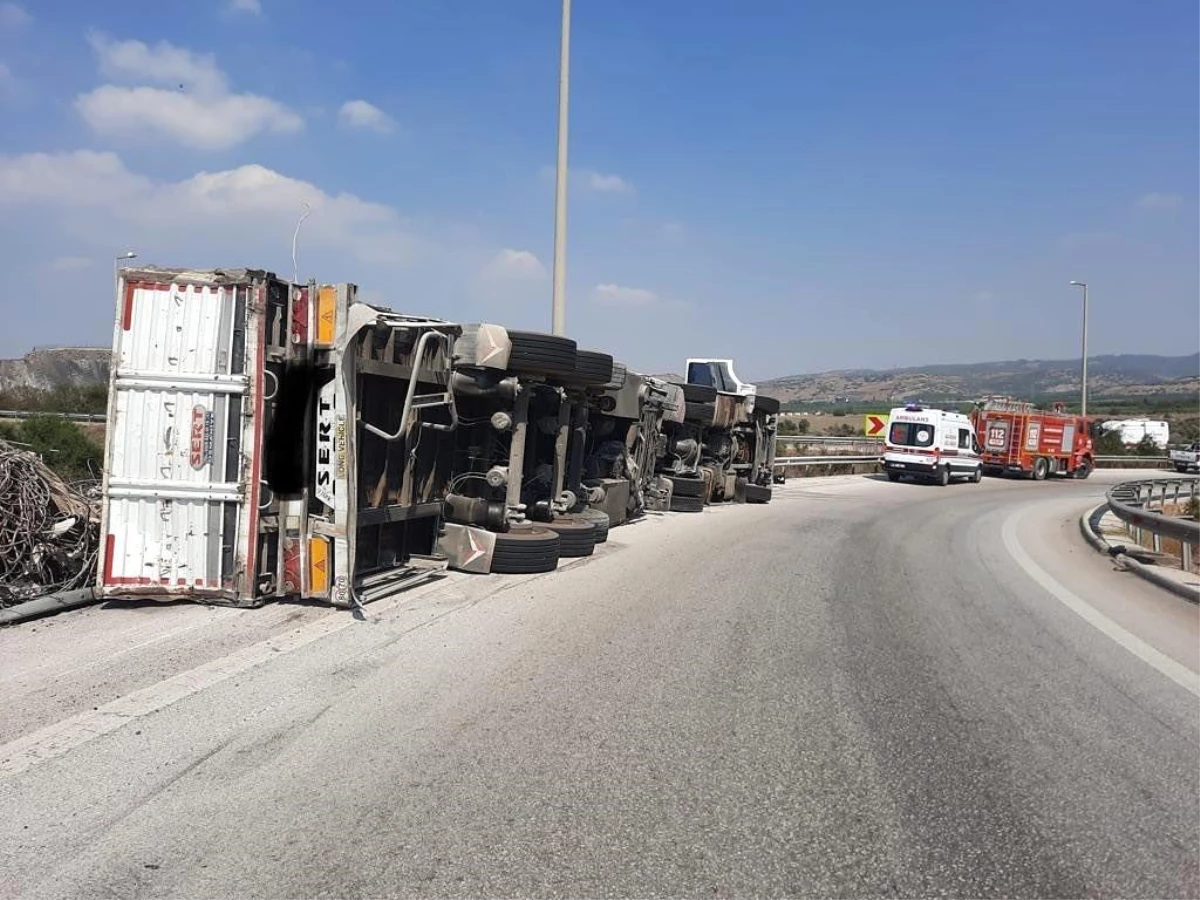 Hatay\'da meydana gelen kazalarda sürücüler yaralandı