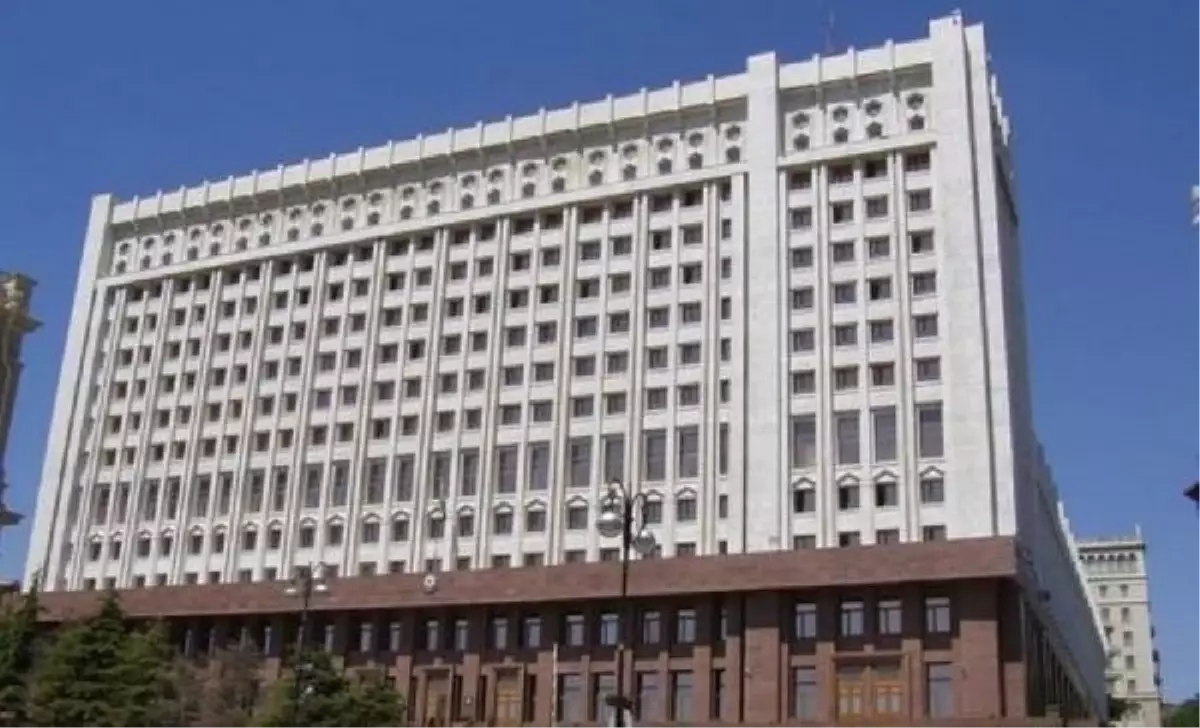 Azerbaycan, Karabağ\'daki Ermeni sakinlere 60 bin ton yakıt gönderdi