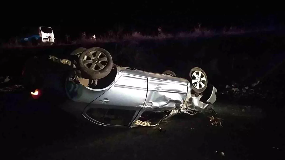 Çorum\'da Kontrolden Çıkan Otomobil Takla Attı: 2 Yaralı