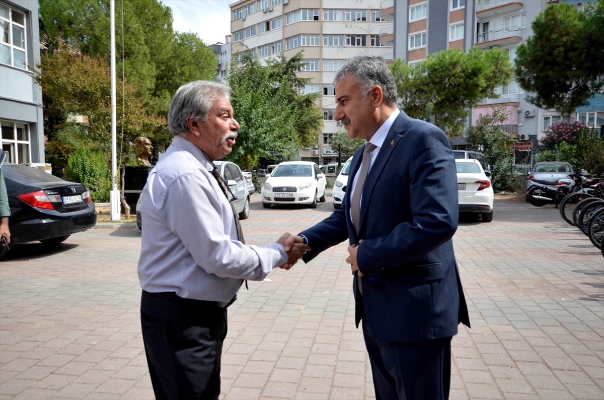 Manisa İl Emniyet Müdürü Okulları ve Esnafı Ziyaret Etti