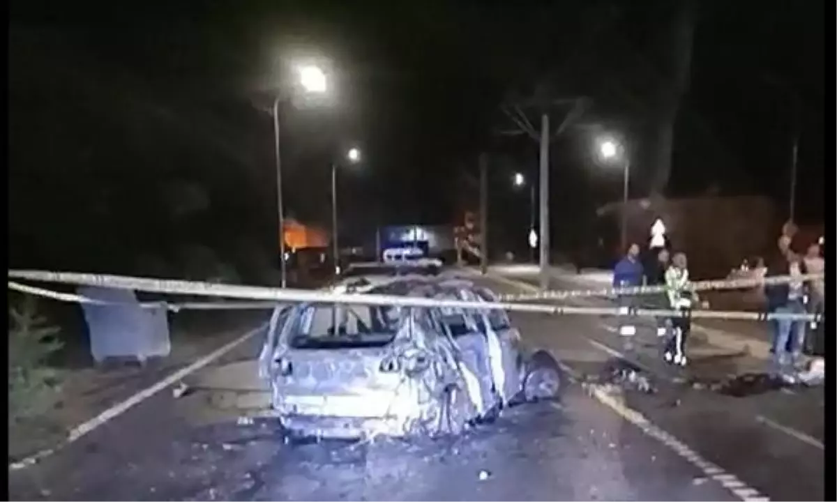 Eskişehir\'de otomobil tramvay direğine çarptı, sürücü hayatını kaybetti