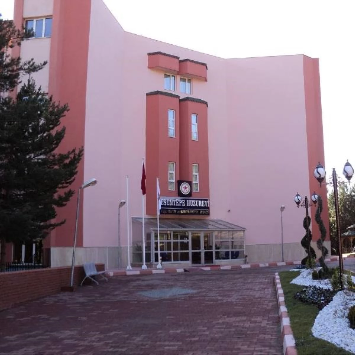 Bolu\'da Huzurevi Zehirlenmesi: 1 Ölü, 25 Kişi Hastanede Tedavi Altında