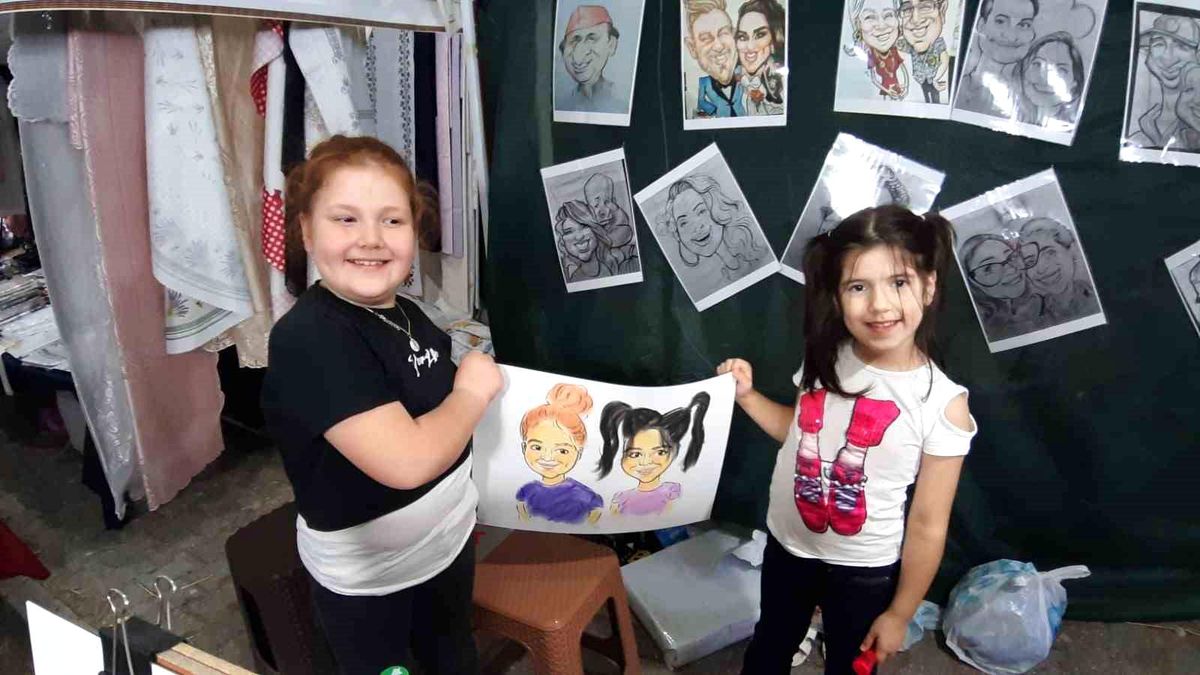 Karikatürist Levent Güngör ve eşi Şule Güngör, Mudurnu Panayırı\'nda unutulmaz hatıralar bıraktı