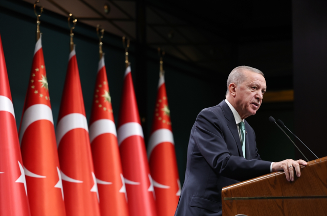 Son Dakika! Cumhurbaşkanı Erdoğan: Gençlerimize telefon ve bilgisayar alımında 5 bin 500 liraya kadar destek vereceğiz