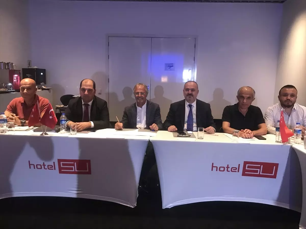 Türkiye Yaş Meyve Sebze İhracatçıları Birliği Sektör Çalıştayı Antalya\'da Başladı