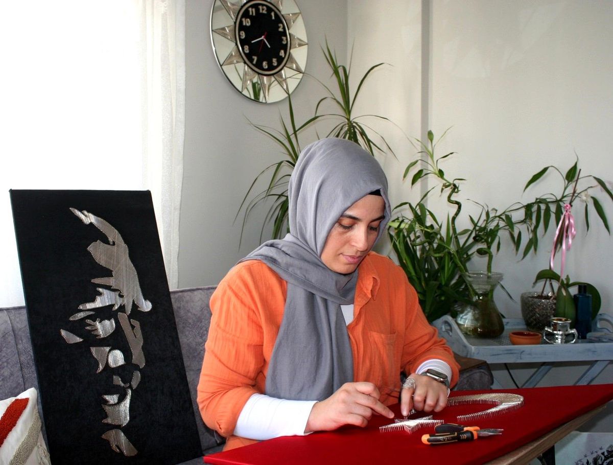 Ev Hanımı Fatma Oğul, Filografi Sanatıyla İlgileniyor