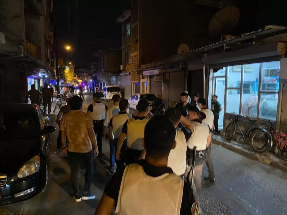 Adana\'da Narkotik Uygulamasında 4 Şüpheli Gözaltına Alındı