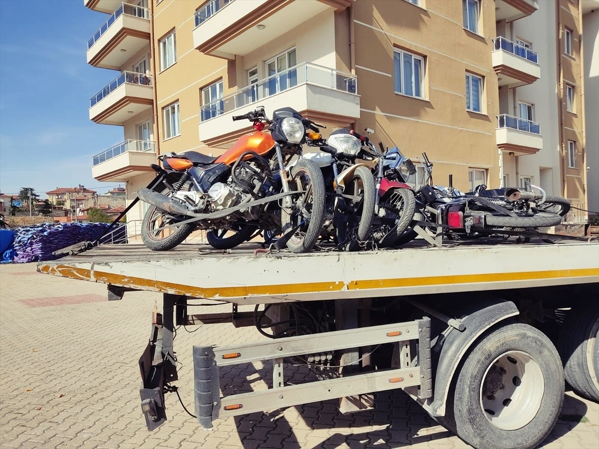 Afyonkarahisar\'da Motosiklet Sürücülerine 251 Bin 41 Lira Cezai İşlem Uygulandı