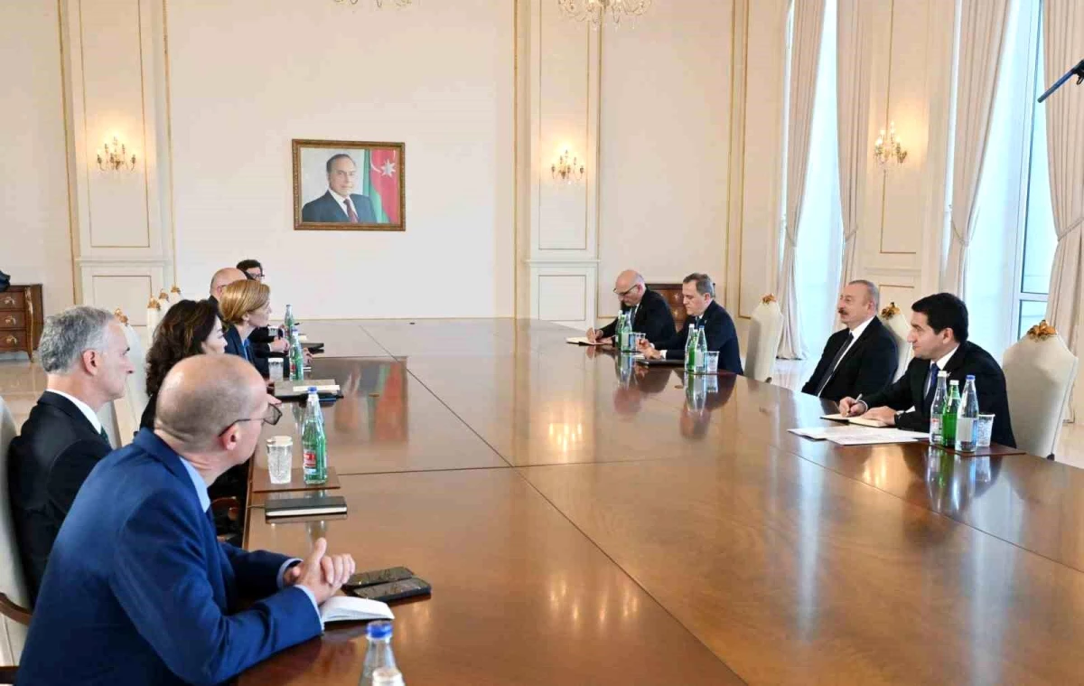Azerbaycan Cumhurbaşkanı Aliyev, Karabağ\'daki Ermeni sakinlerin haklarının güvence altına alınacağını söyledi