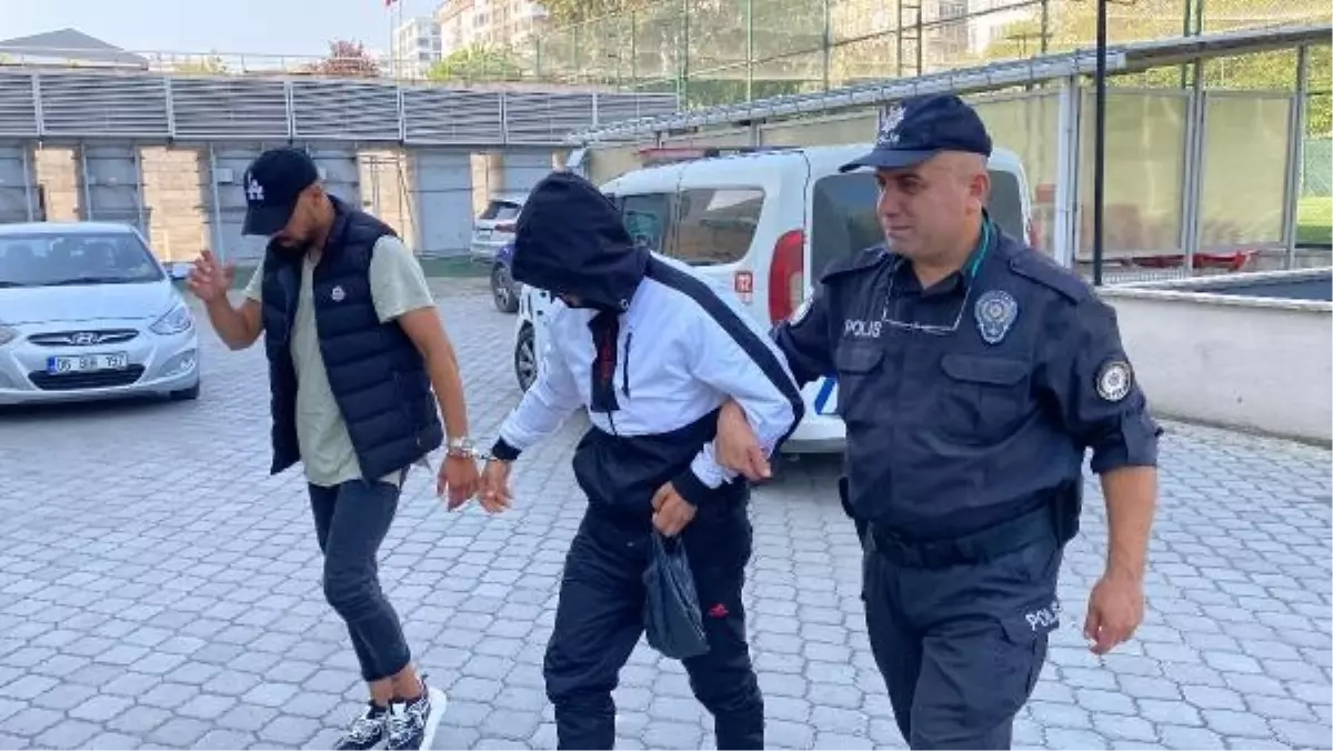 Samsun\'da Balkondan Girdikleri Dairede Hırsızlık Yapan 2 Şüpheli Yakalandı