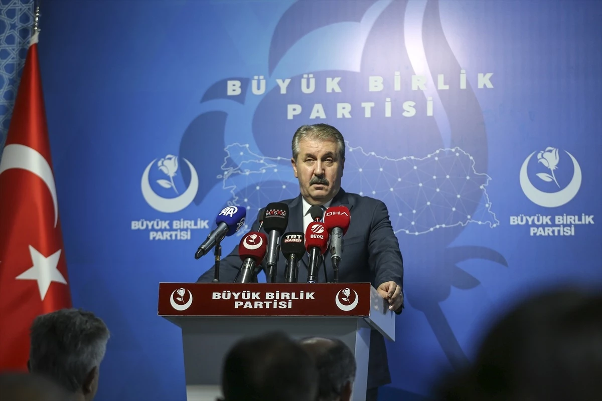 BBP Genel Başkanı Mustafa Destici: Ermenistan, Türkiye ile Orta Asya Türklüğünün bağlantısını kesmek üzere bulunduğu topraklara konumlandırılan kukla bir ülke olarak varlığını devam ettirmektedir