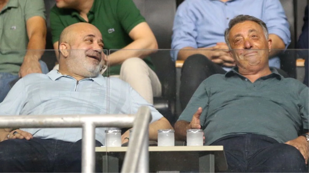 Beşiktaş taraftarlarından Ahmet Nur Çebi\'ye istifa çağrısı