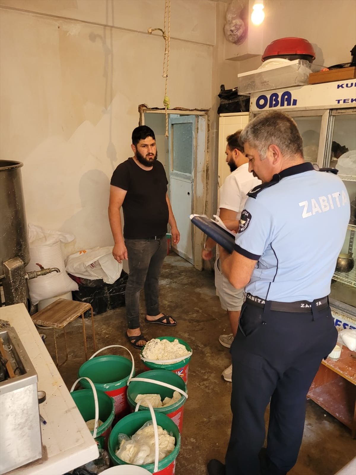 Bursa\'da Sağlıksız Koşullarda Üretim Yapan Peynir İmalathanesi Mühürlendi