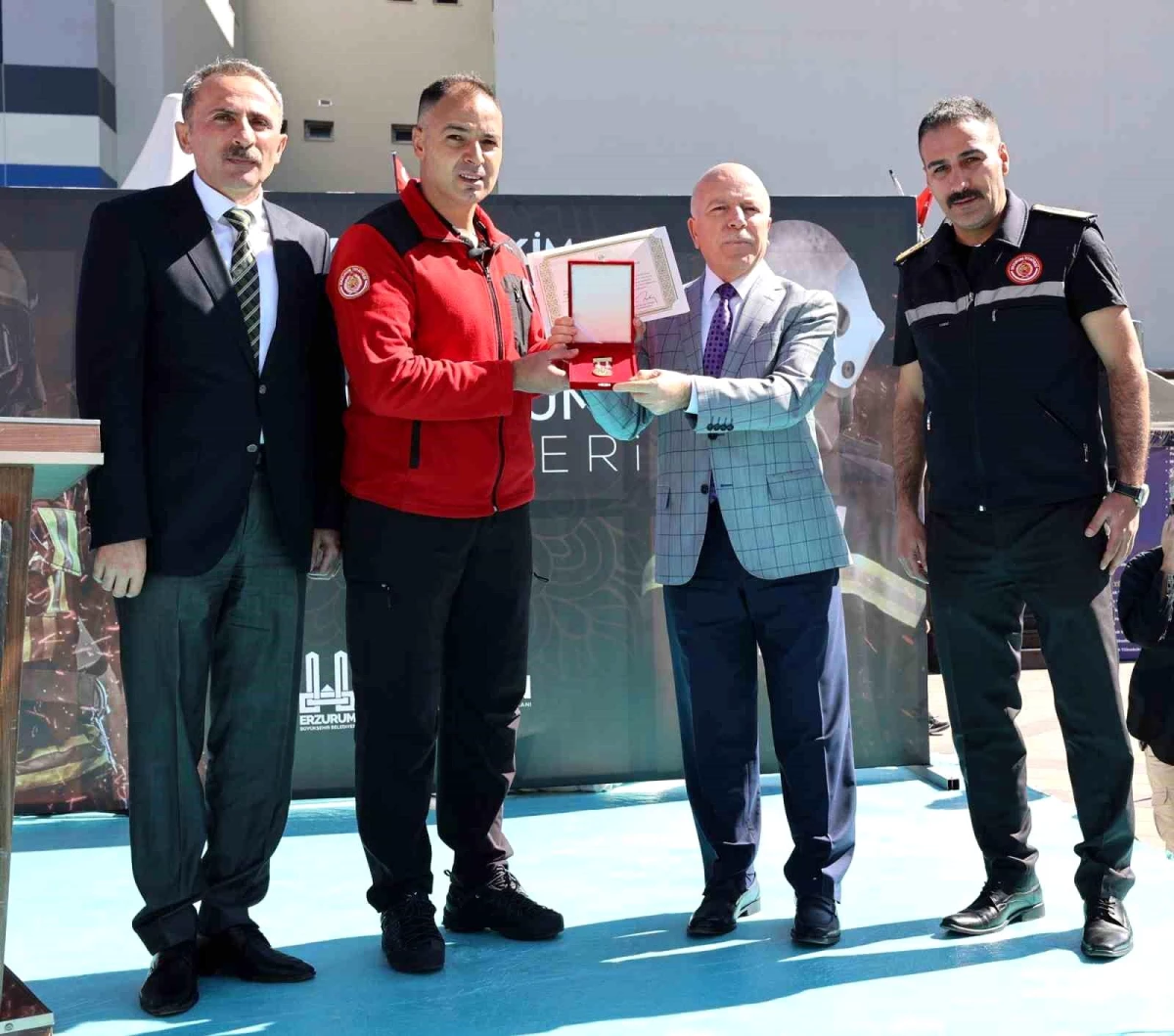 Cumhurbaşkanı Erdoğan\'dan Erzurum İtfaiyesine Üstün Başarı Ödülü