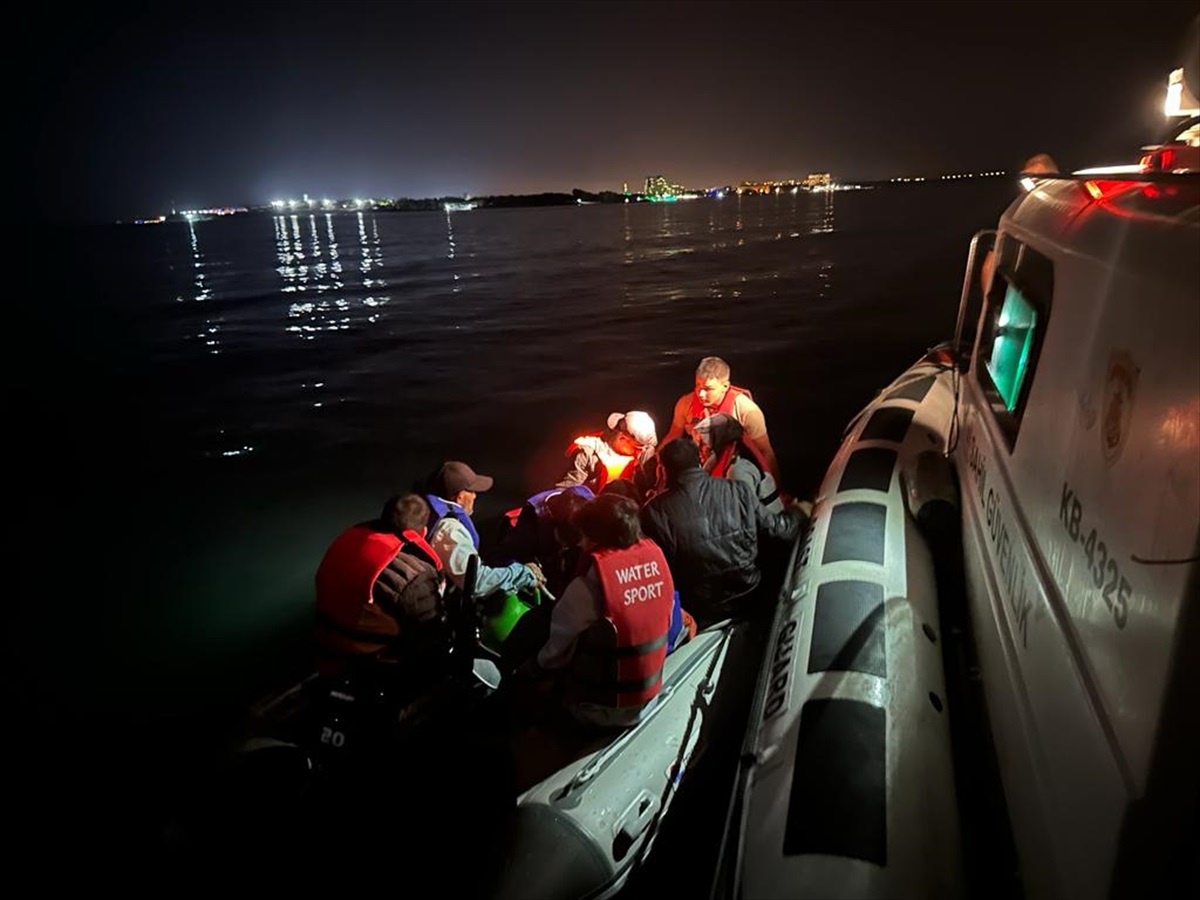 Didim açıklarında 15 düzensiz göçmen yakalandı