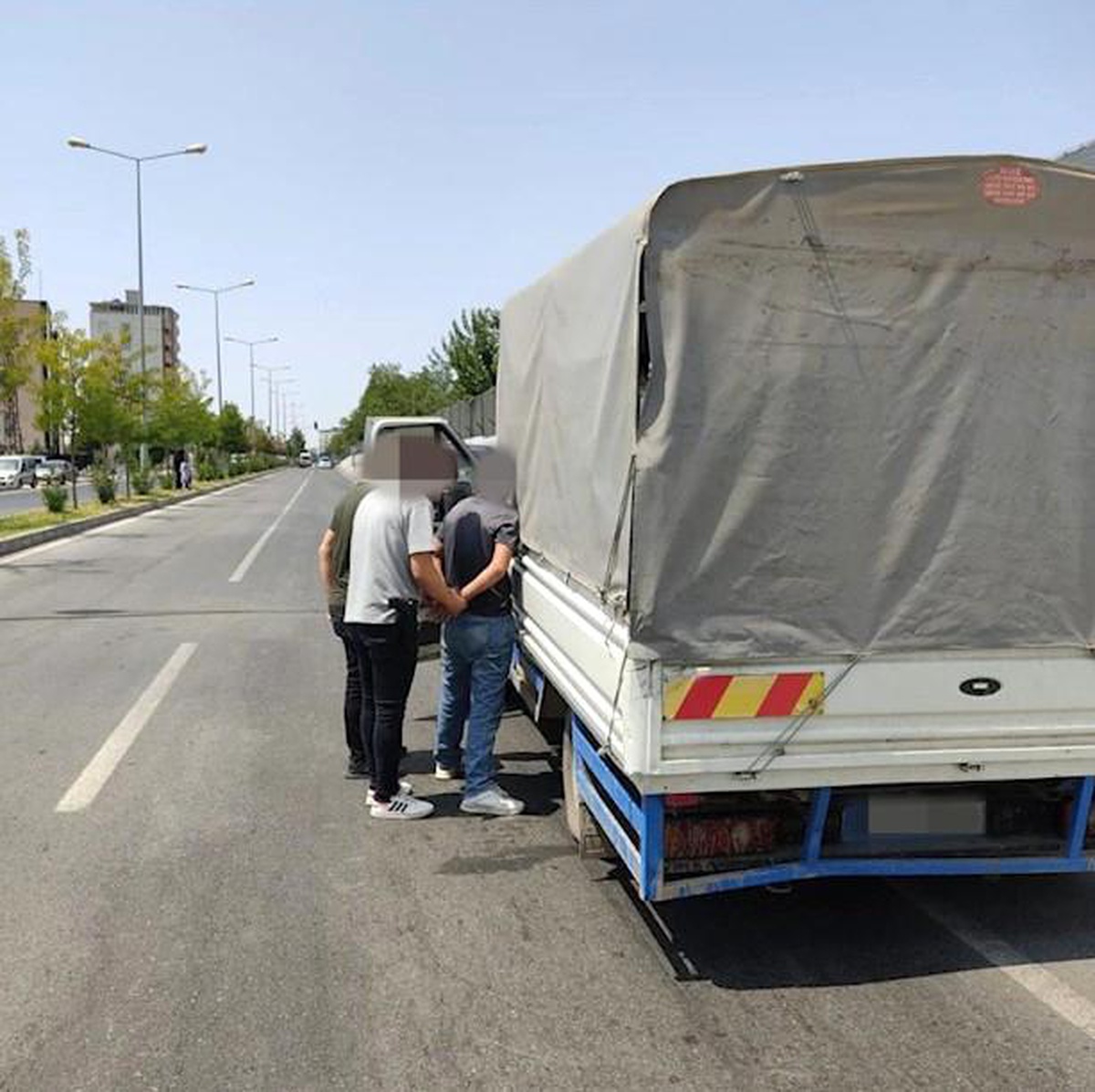 Diyarbakır\'da 6 Göçmen Kaçakçılığı Şüphelisi Tutuklandı
