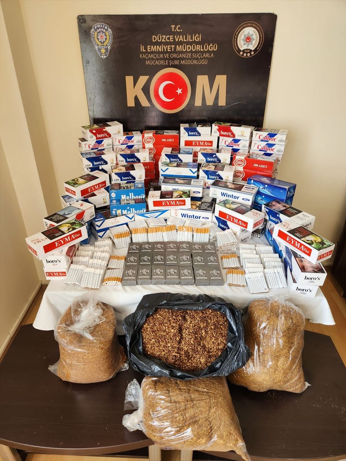 Düzce\'de Kaçak Tütün Operasyonu: 30 Bin 780 Doldurulmuş Makaron Ele Geçirildi
