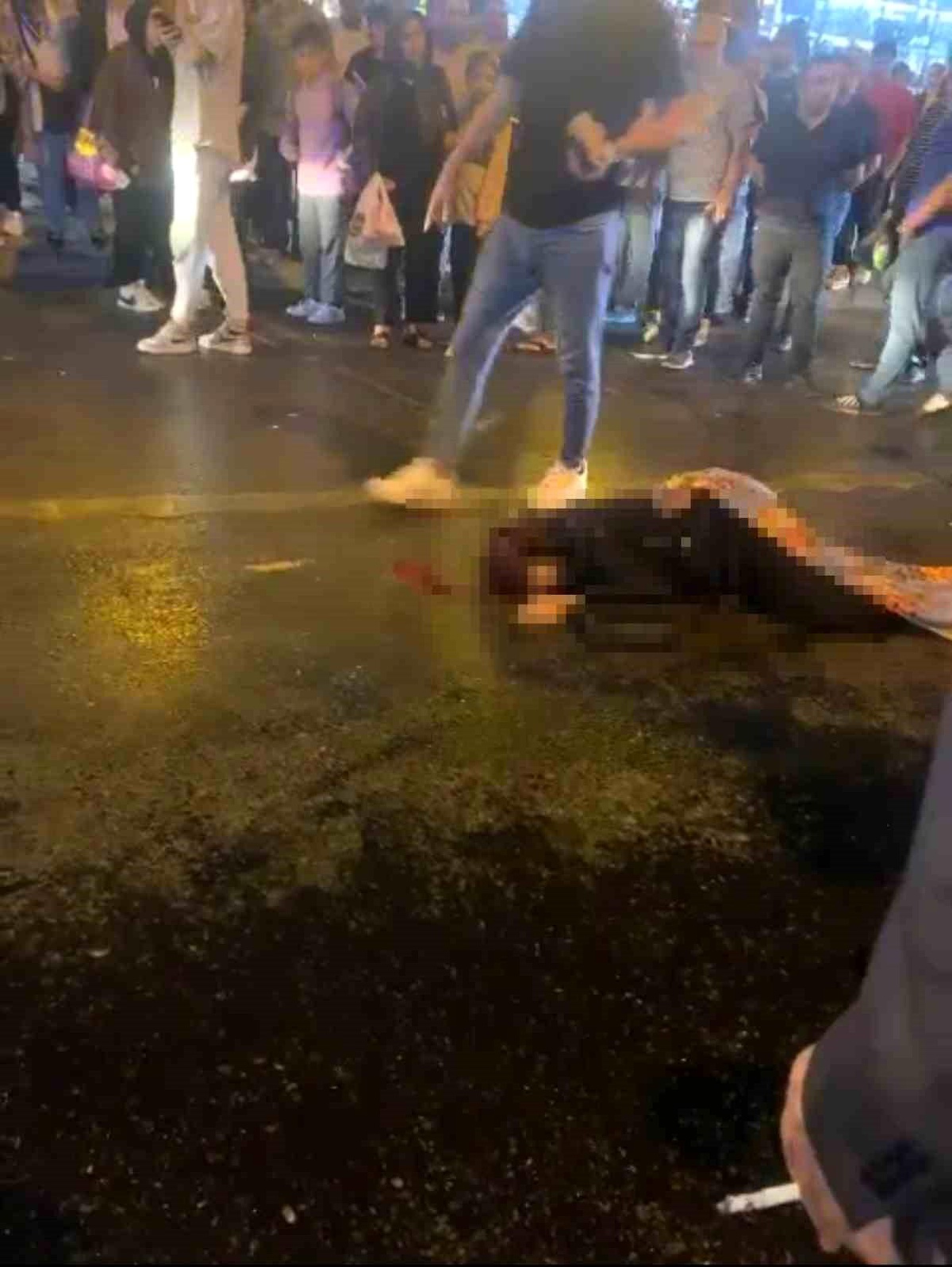 İstanbul\'da motosiklet kazası: Kadın ağır yaralandı