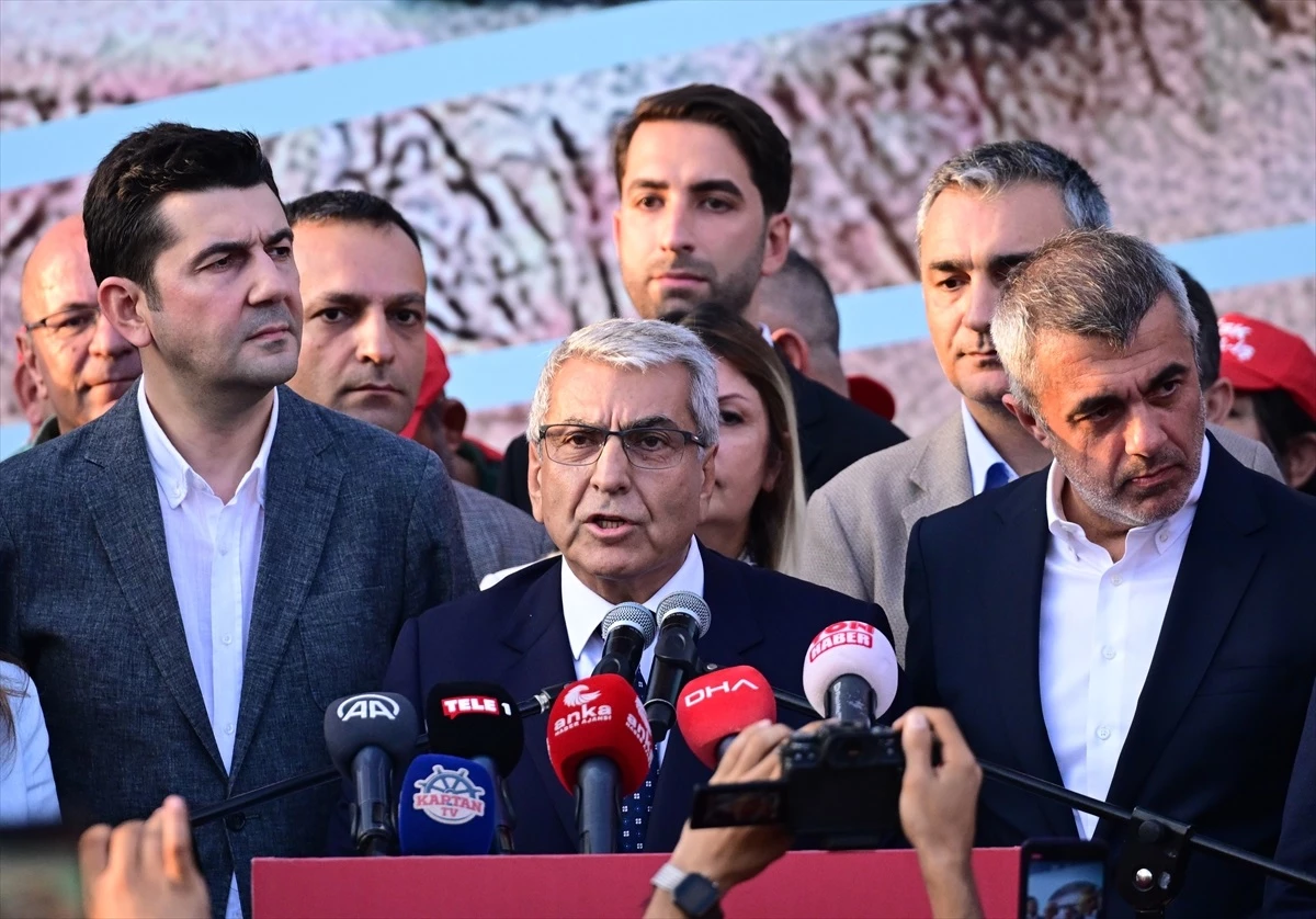 Cemal Canpolat, CHP İstanbul İl Başkanlığına adaylığını açıkladı