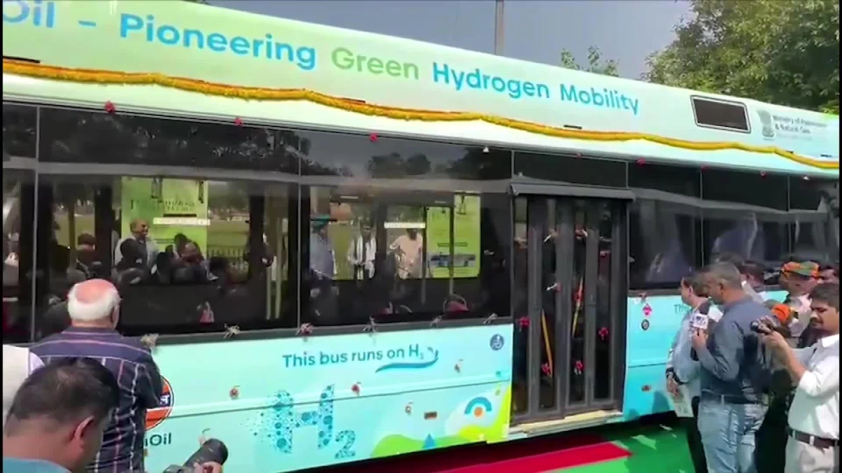 Hindistan\'ın İlk Yeşil Hidrojen Yakıt Hücreli Otobüsü Lansmanı
