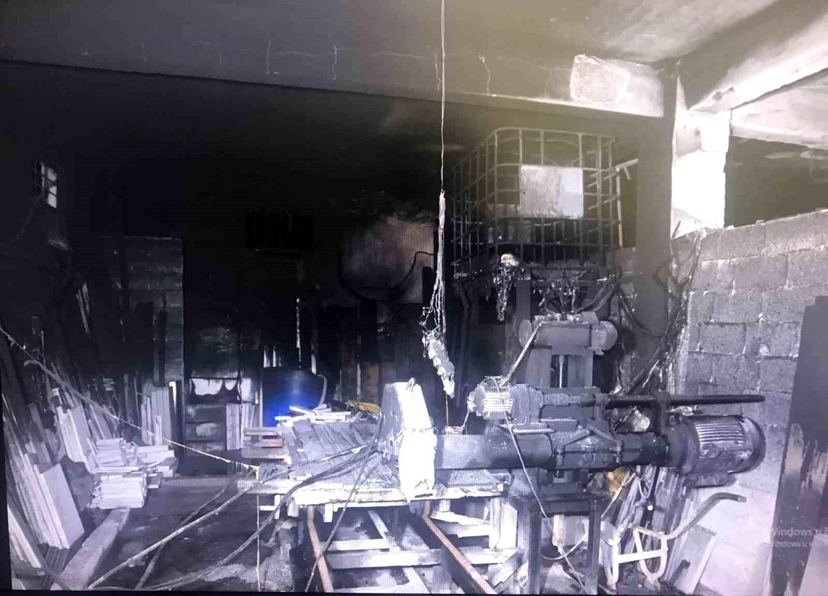 Mersin\'de İş Yeri Kundaklama Şüphelileri Yakalandı
