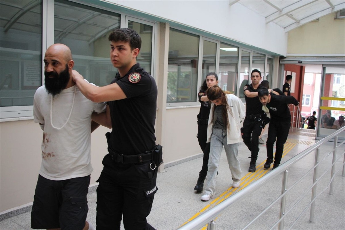 İzmit\'teki kavgada 1 ölü, 4 yaralı: 11 şüpheli adliyeye sevk edildi