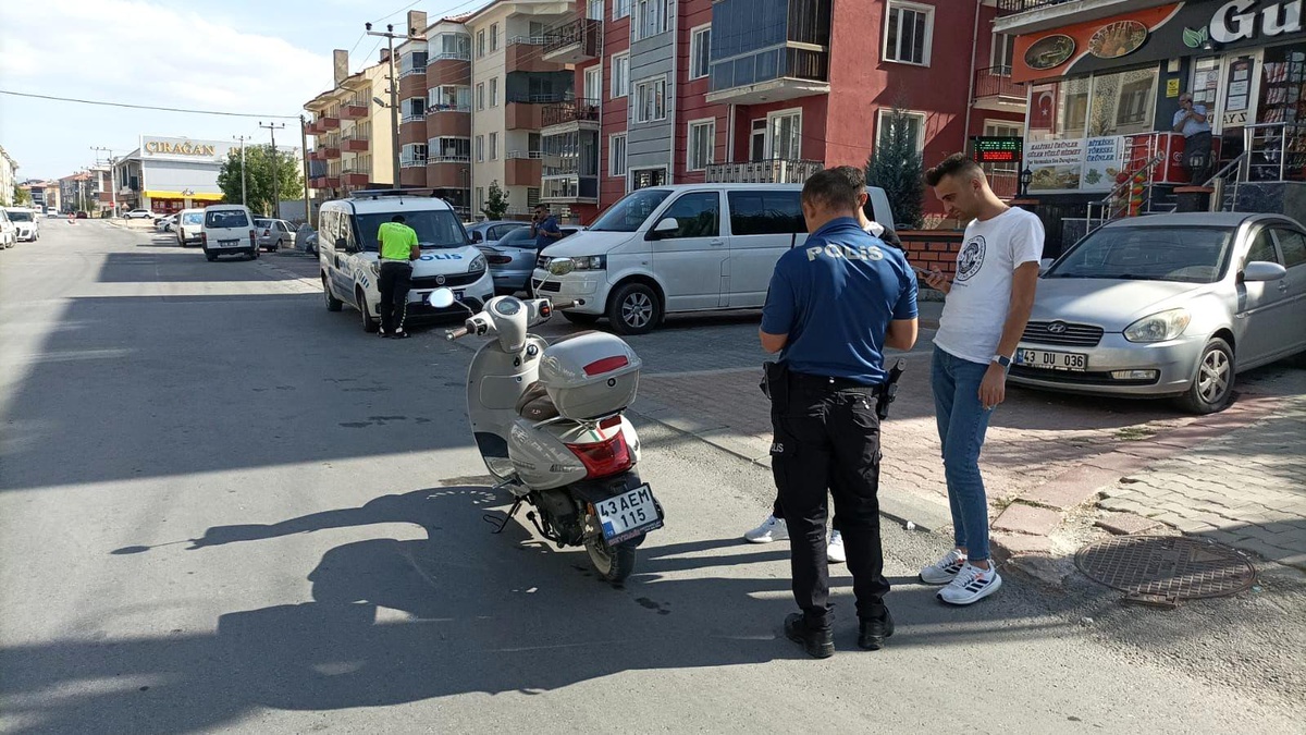 Kütahya\'da Trafik ve Asayiş Uygulamalarında 108 Bin TL Cezai İşlem Uygulandı