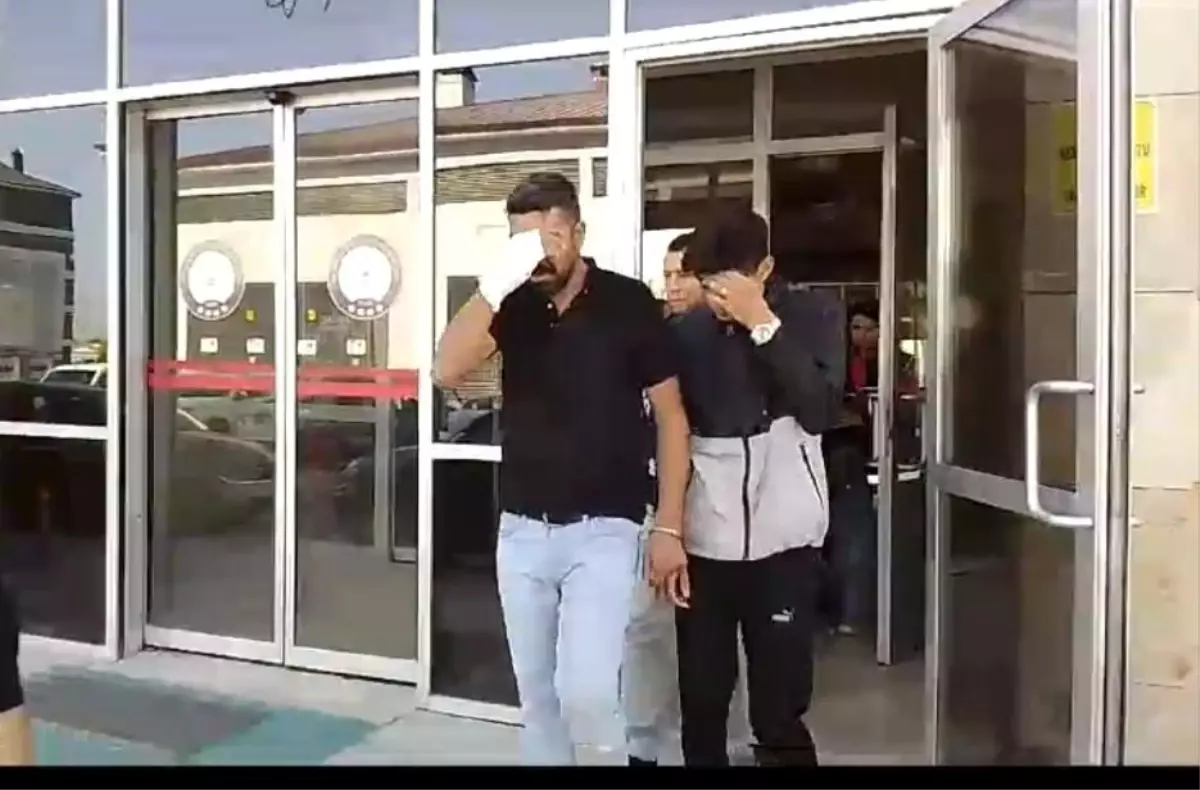 Kütahya\'da Uyuşturucu Ticareti Operasyonu: 3 Kişi Gözaltına Alındı