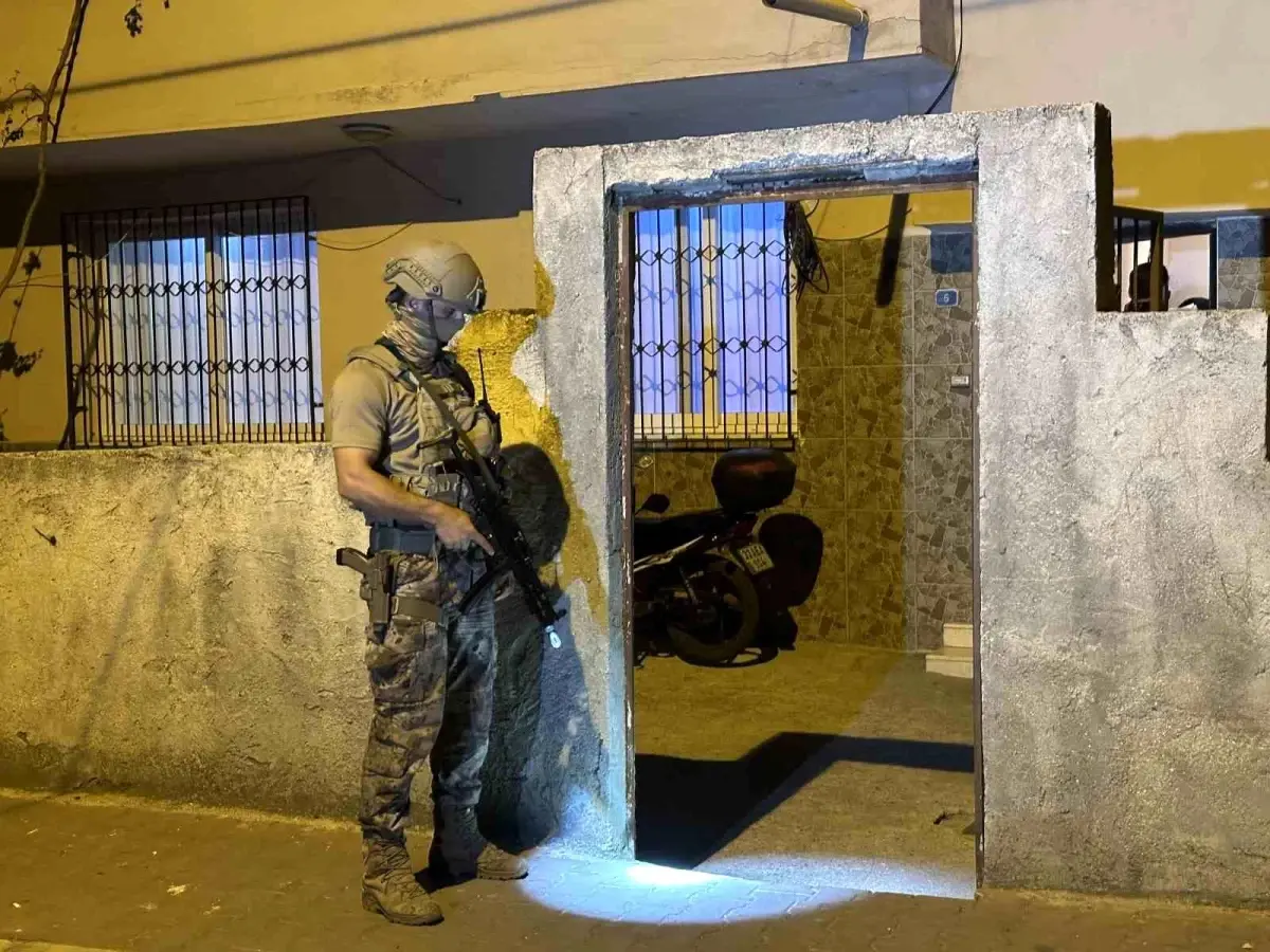 Mersin\'de PKK/KCK destekçilerine operasyon: 12 gözaltı