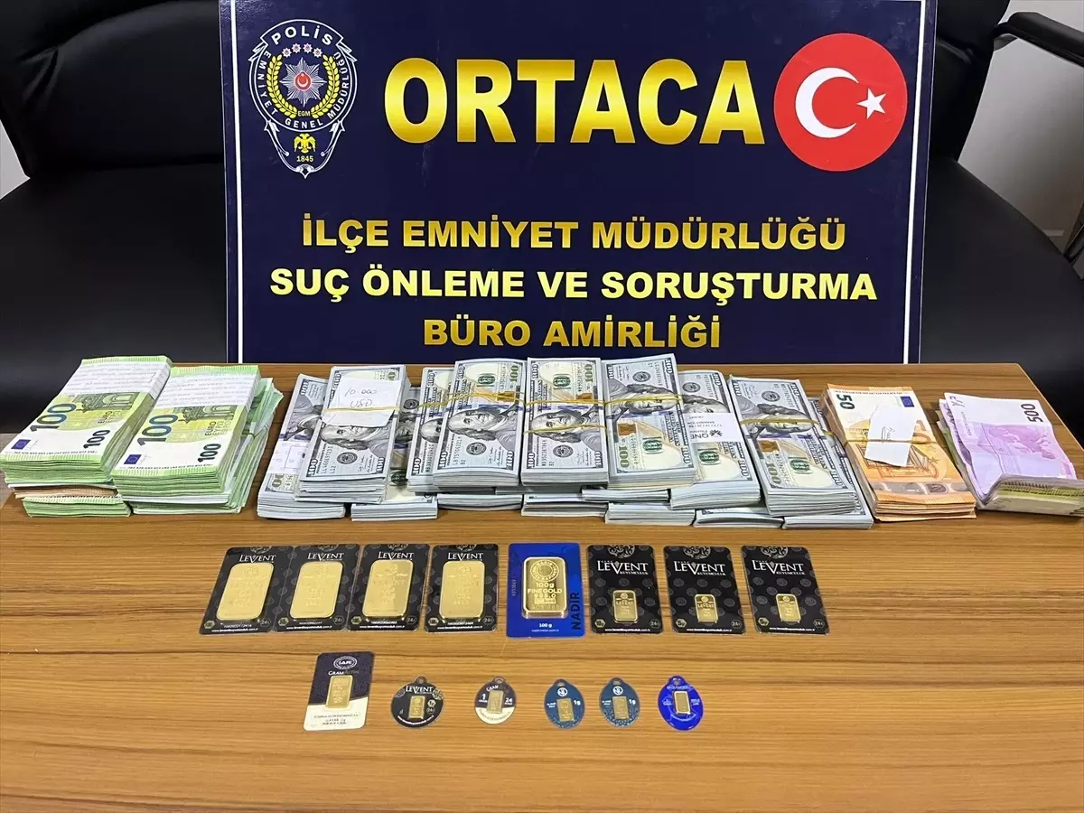 Fethiye\'de Polis Rolüyle Dolandırıcılık Yapan Zanlı Tutuklandı