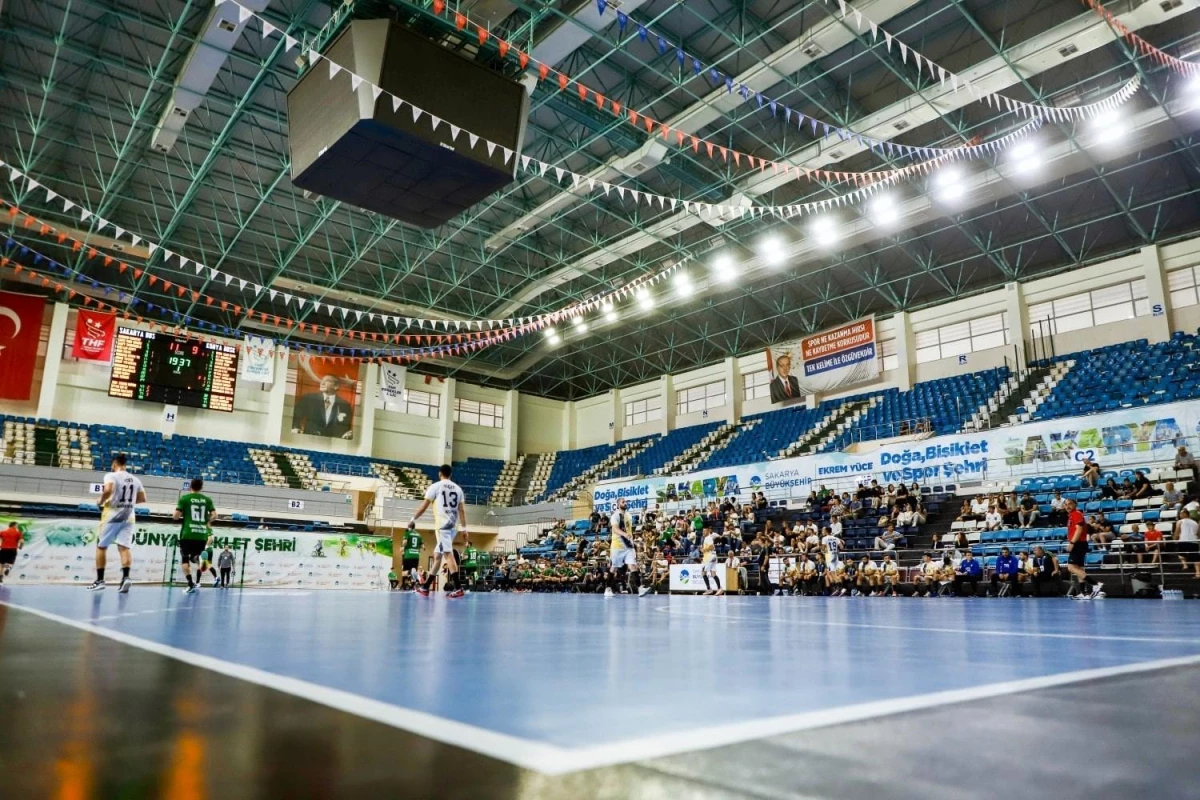 Sakarya Büyükşehir Belediyesi Hentbol Takımı Sporcuları A Milli Erkek Hentbol Takımı\'nın Hazırlık Kampına Davet Edildi