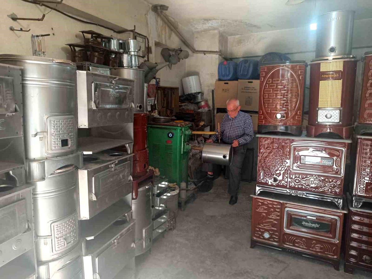 Siirt\'te kış hazırlıkları: Sobalar yerini aldı