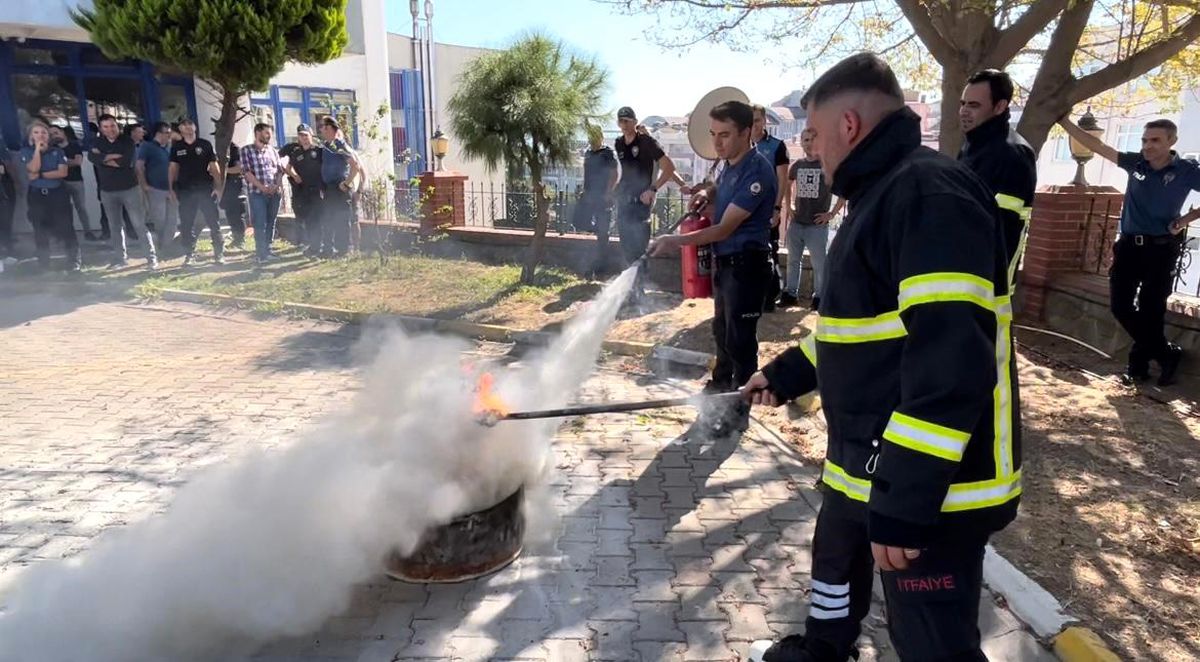 Sinop İl Emniyet Müdürlüğü Personeline Yangın Söndürme Tatbikatı Yapıldı