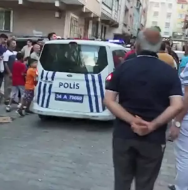 Kadının fotoğraflarını gizlice çeken sapık, mahalleliden dayak yedi