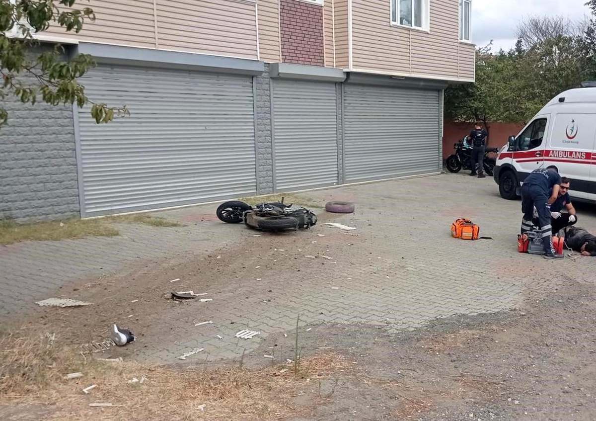 Tekirdağ\'da motosiklet ile otomobil çarpıştı: 1 ölü