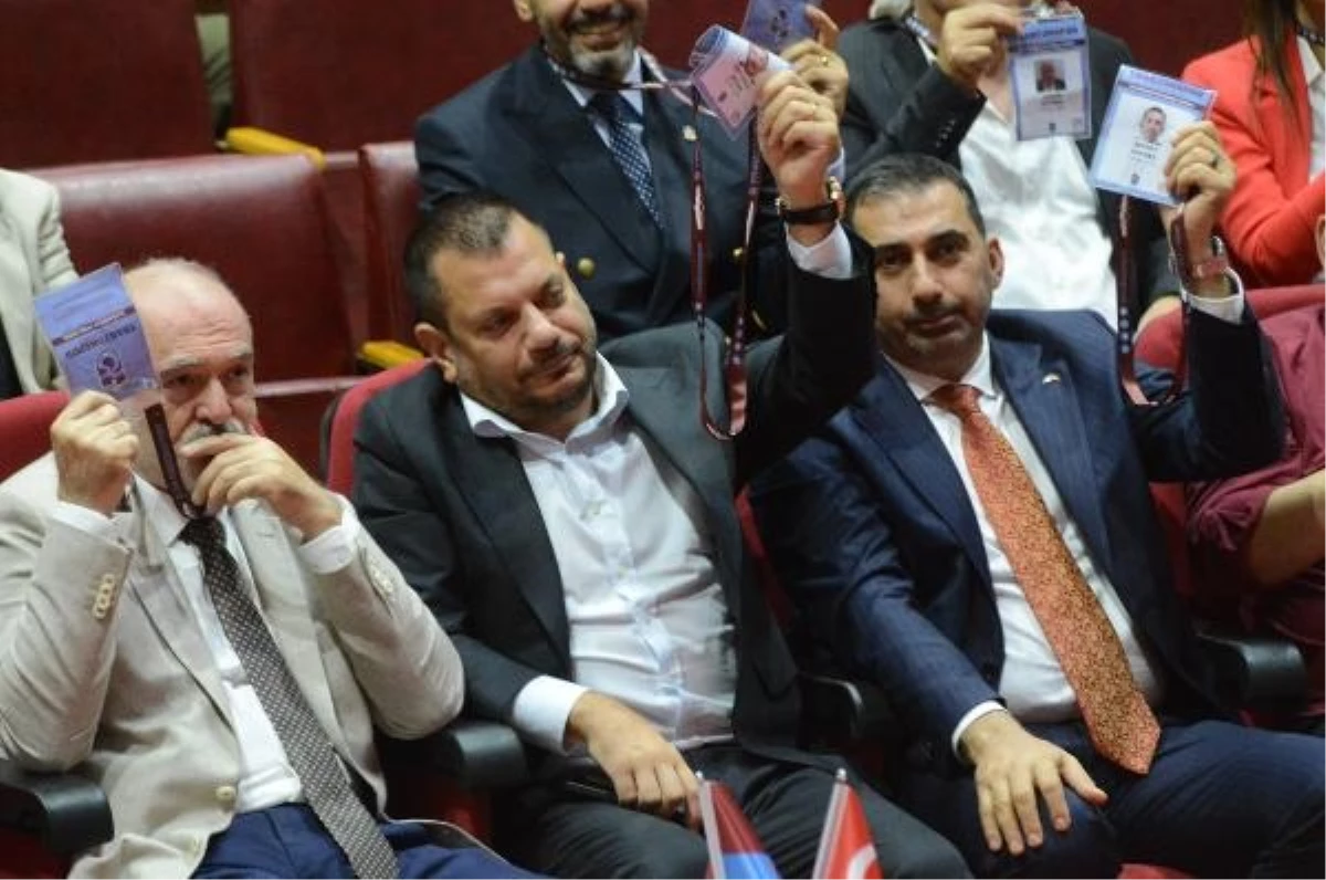 Trabzonspor\'un tüzüğü spor yasasına uyarlanarak değişti