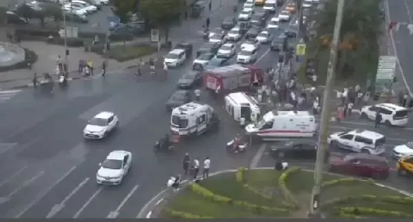 Vatan Caddesi'nde ambulans kazası
