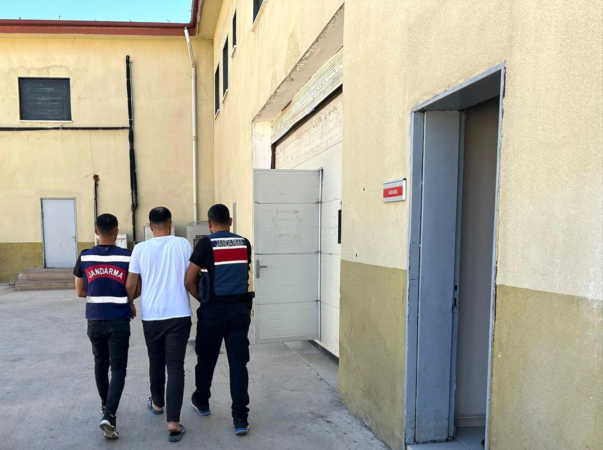 Gaziantep\'te 20 ayrı suçtan aranan zanlı yakalandı