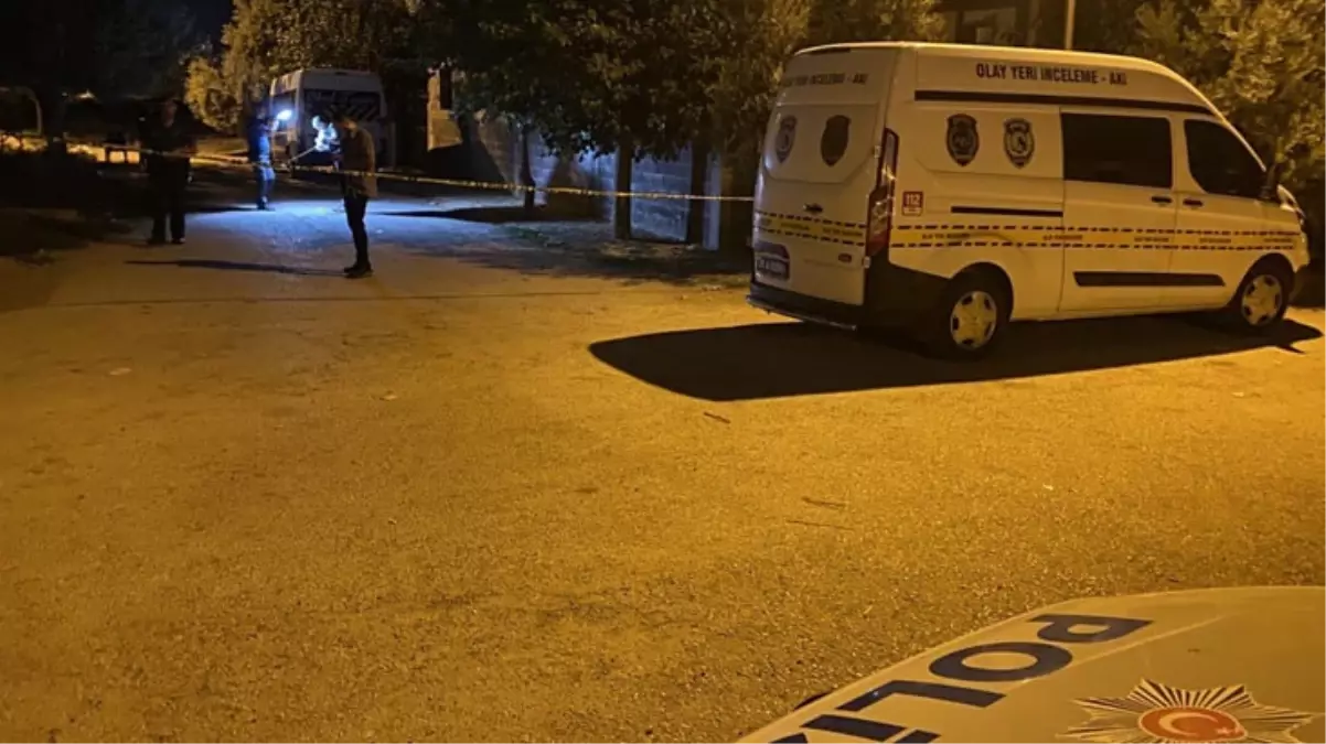 Adana'da nişanlısının babasıyla tartışan genç kurşunların hedefi oldu