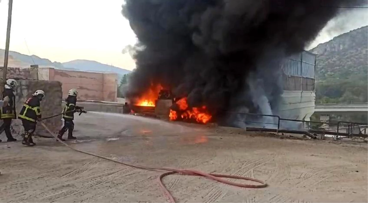 Amasya Belediyesi\'ne ait asfalt şantiyesinde yangın çıktı