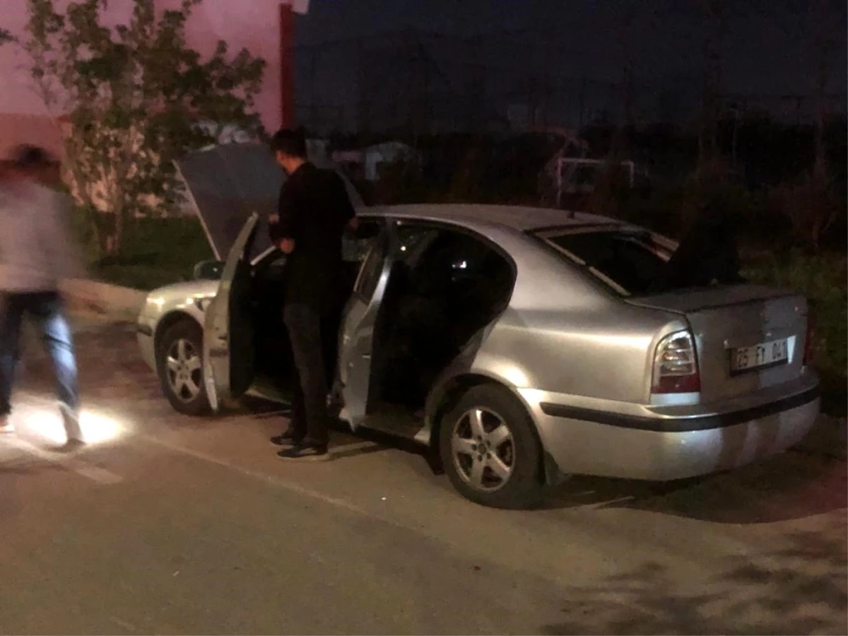 Erzurum\'da Otomobil Patlaması: 4 Kişi Yaralandı