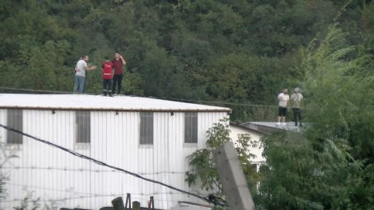 Arnavutköy\'de Domuz Deresi Taştı: 7 Kişi Kurtarıldı
