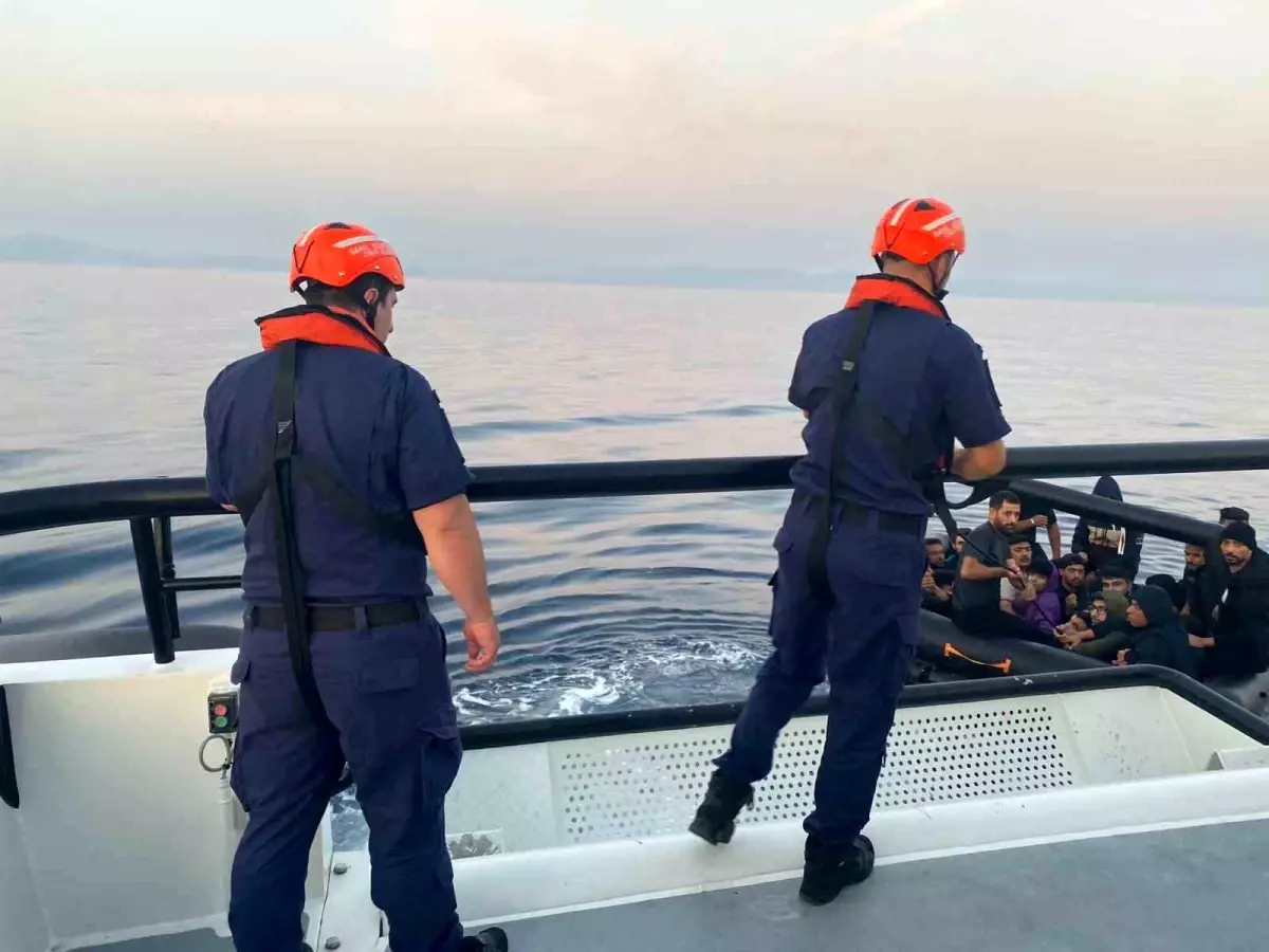 Balıkesir Sahil Güvenlik, Yunanistan tarafından geri itilen 23 düzensiz göçmeni kurtardı