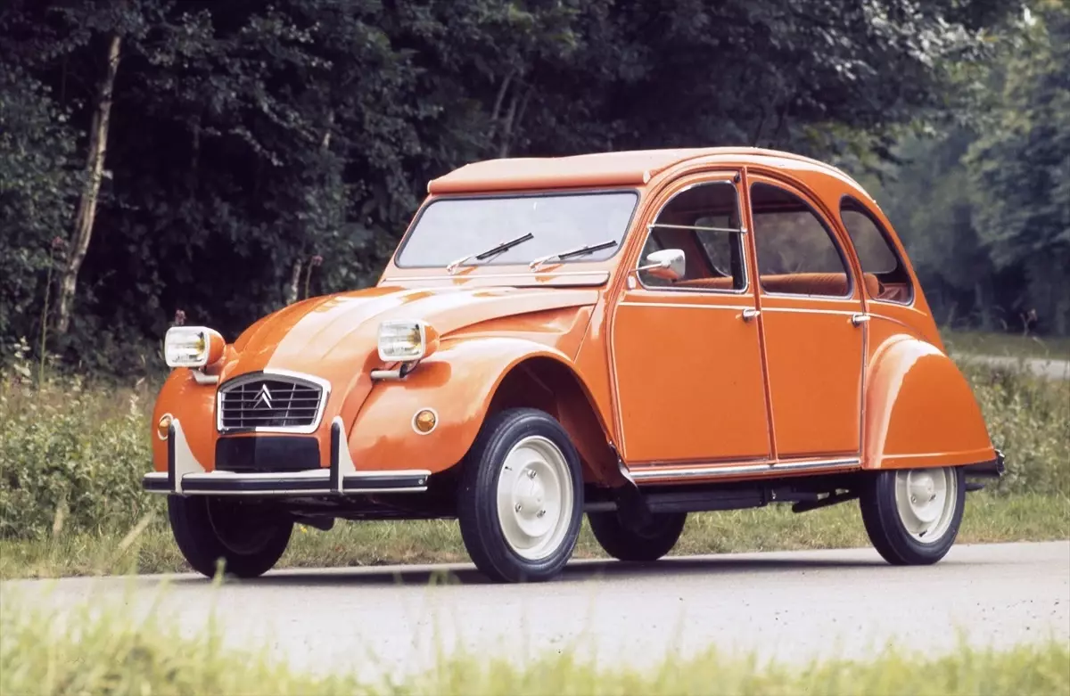 Citroen, 2 CV, 75 yaşında